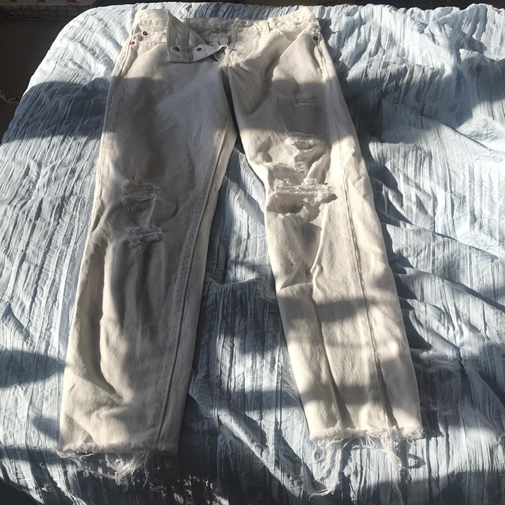 NWOT distressed levi’s
